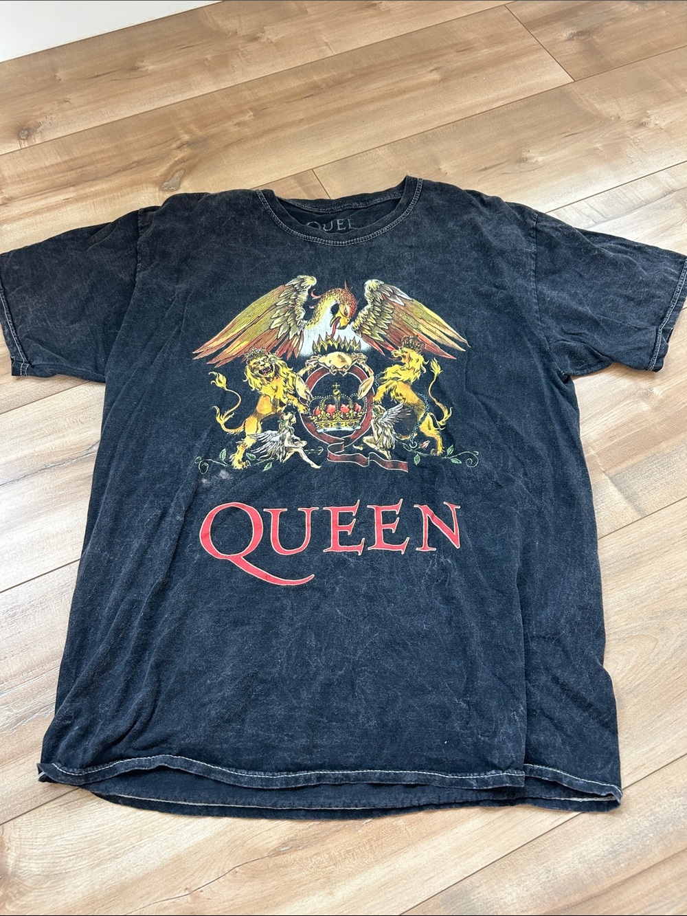 Queen Band Crest Short Sleeve Tee with Red Logo